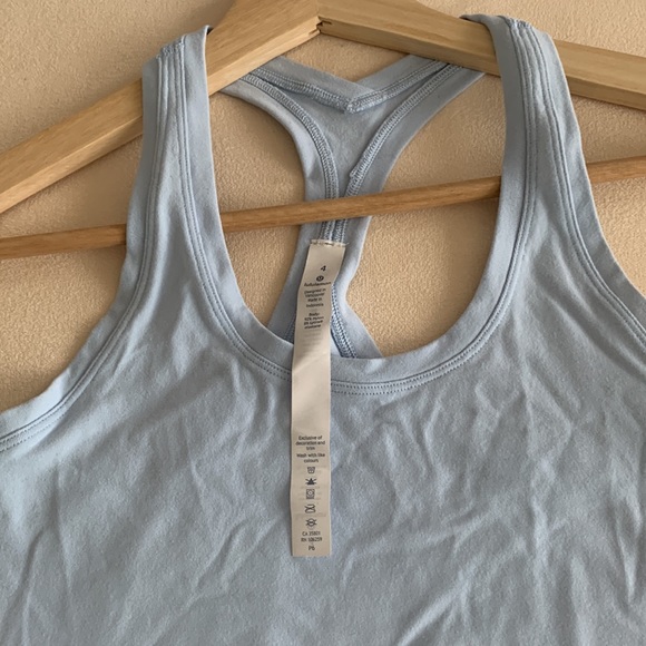 Lululemon Racer back tank in size 4 - Picture 3 of 3